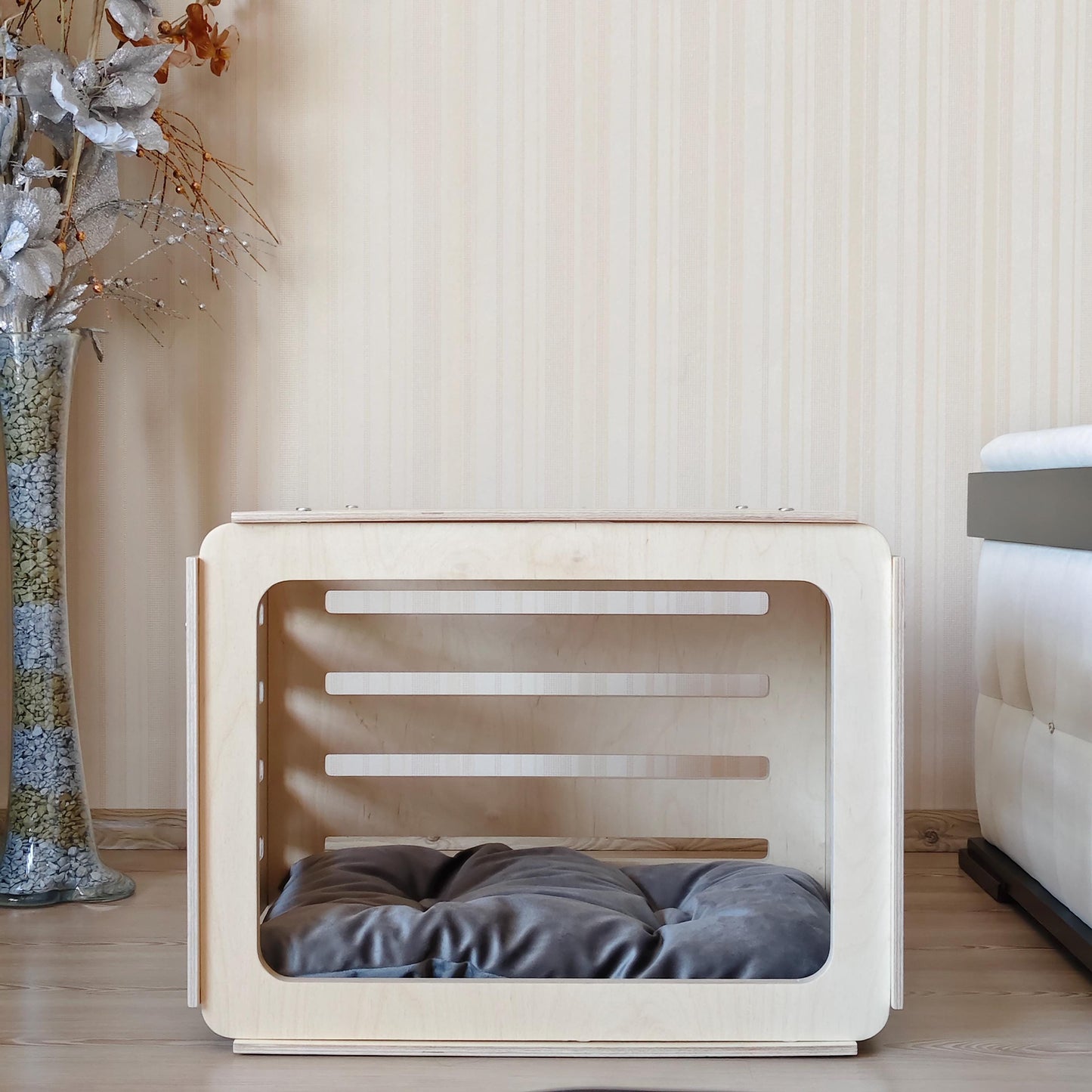 Modern Birch Plywood Dog House: Indoor Pet Crate Bed